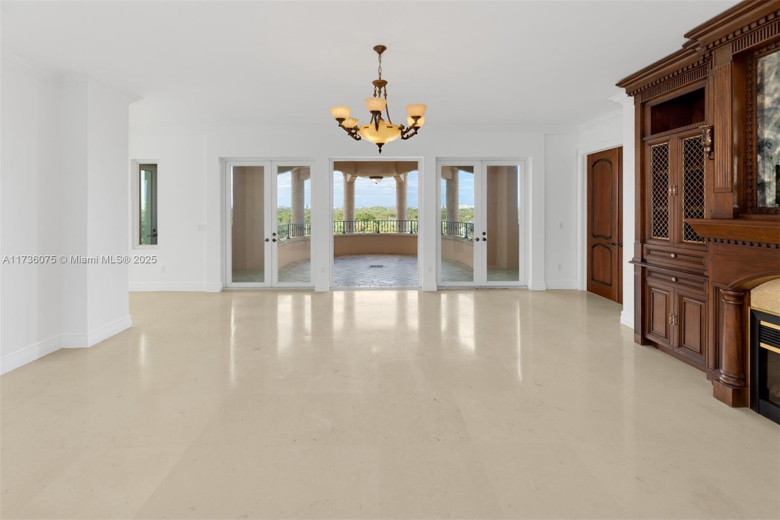 SEGOVIA TOWER CONDO - Residential