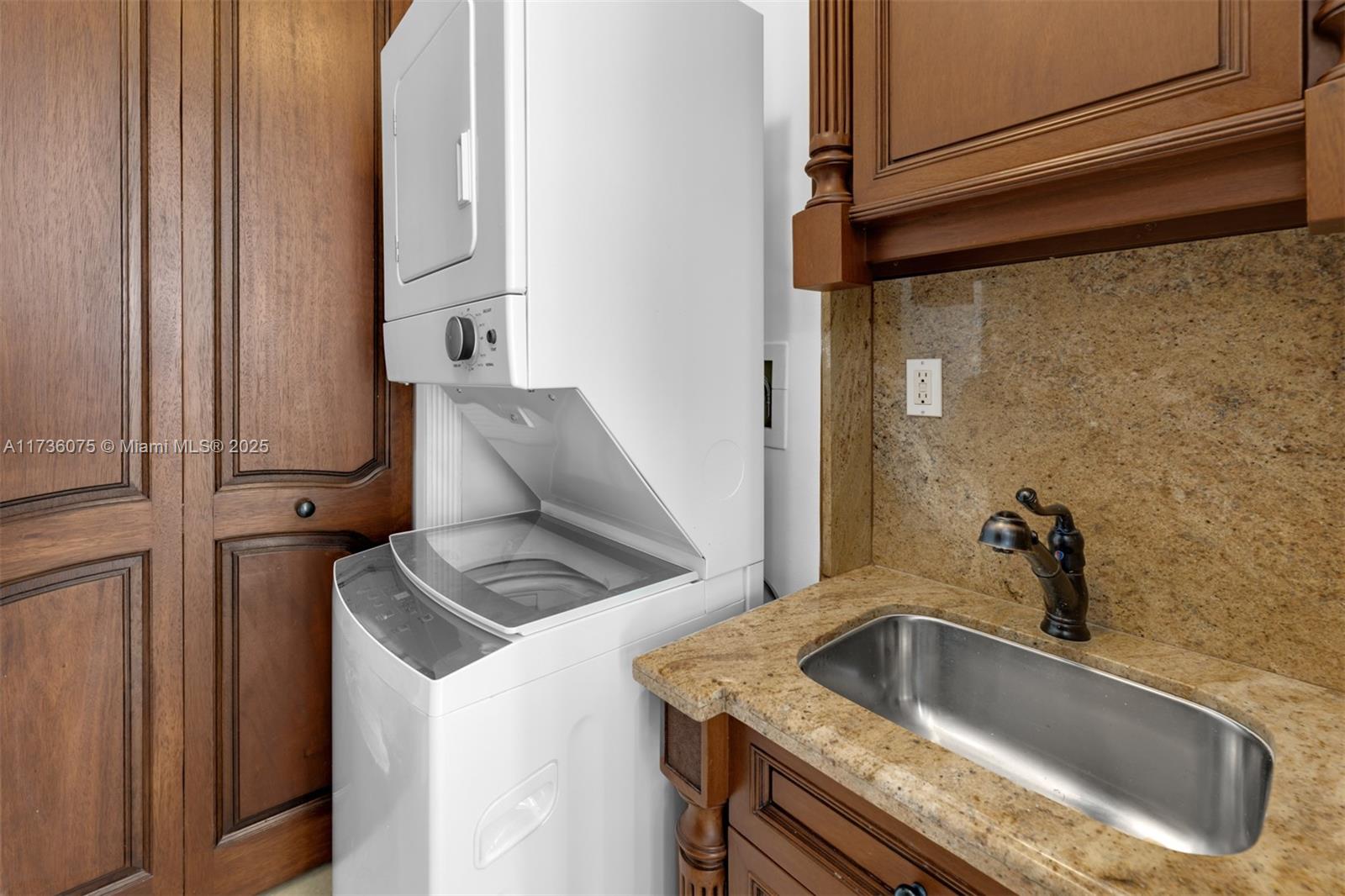SEGOVIA TOWER CONDO - Residential