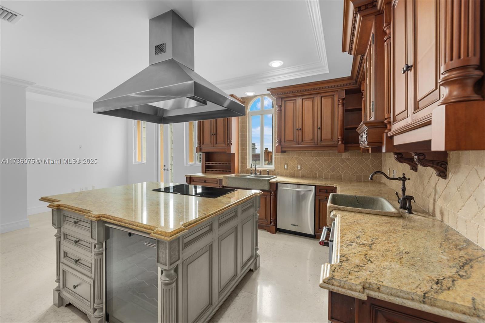 SEGOVIA TOWER CONDO - Residential