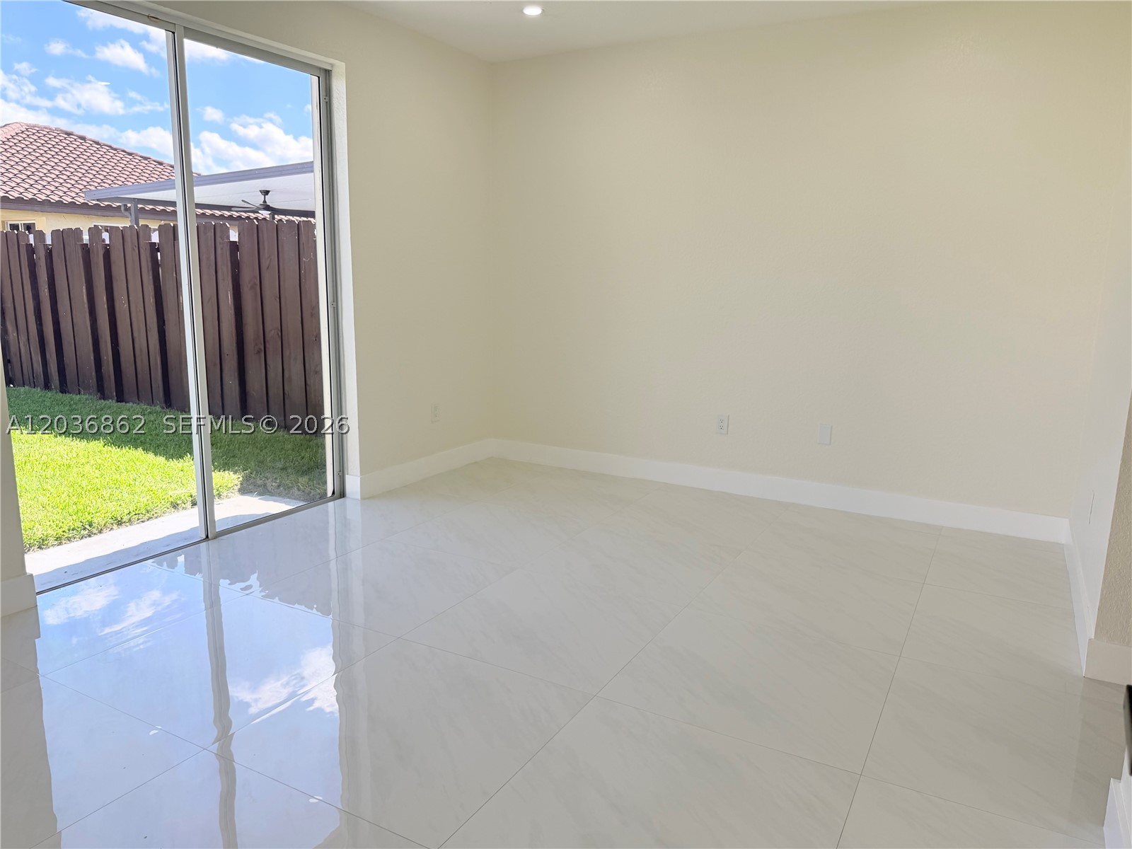 SPANISH LAKES 2ND ADDN - Residential Lease