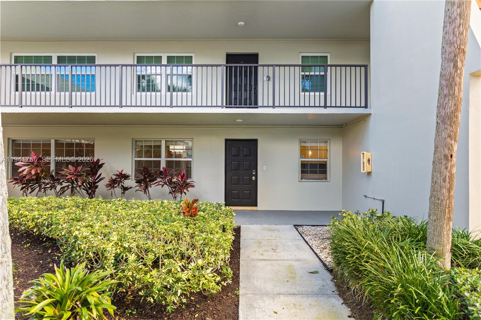 NO 83 PALM-AIRE COUNTRY C - Residential