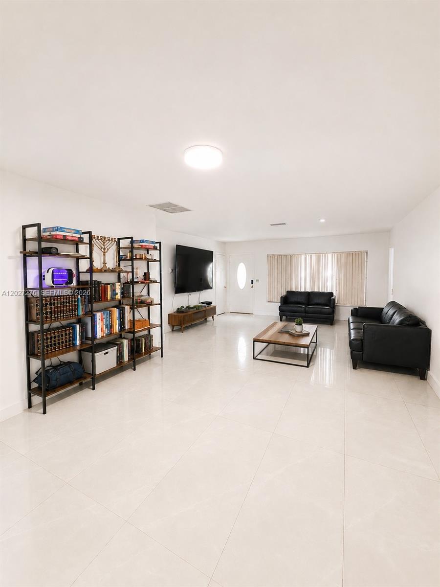 GULFSTREAM ESTATES NO 3 - Residential