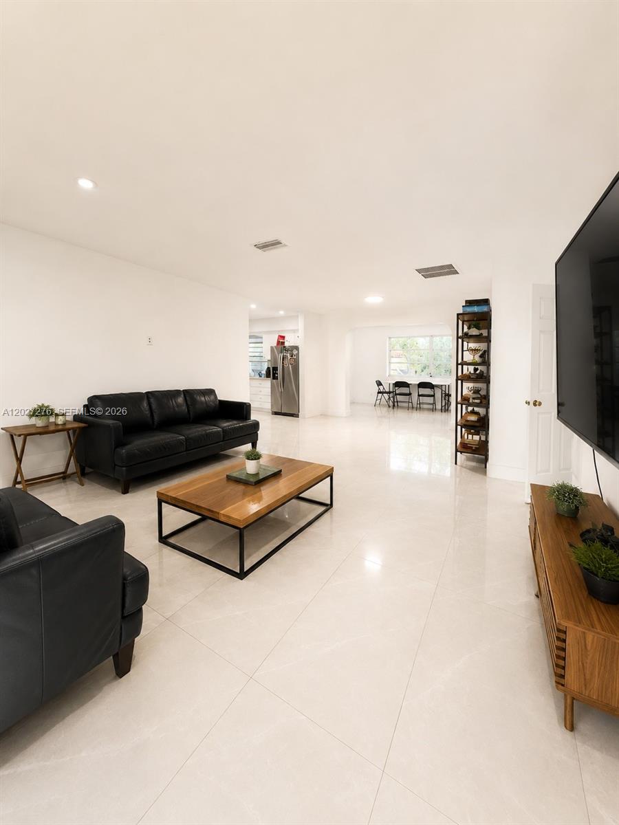 GULFSTREAM ESTATES NO 3 - Residential