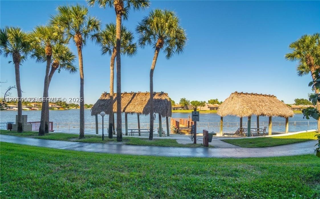 COLONY POINT 4 CONDO - Residential