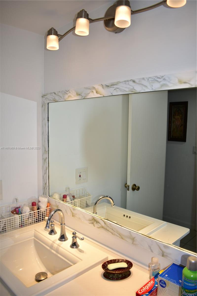 SUNRISE LAKES 121 CONDO - Residential
