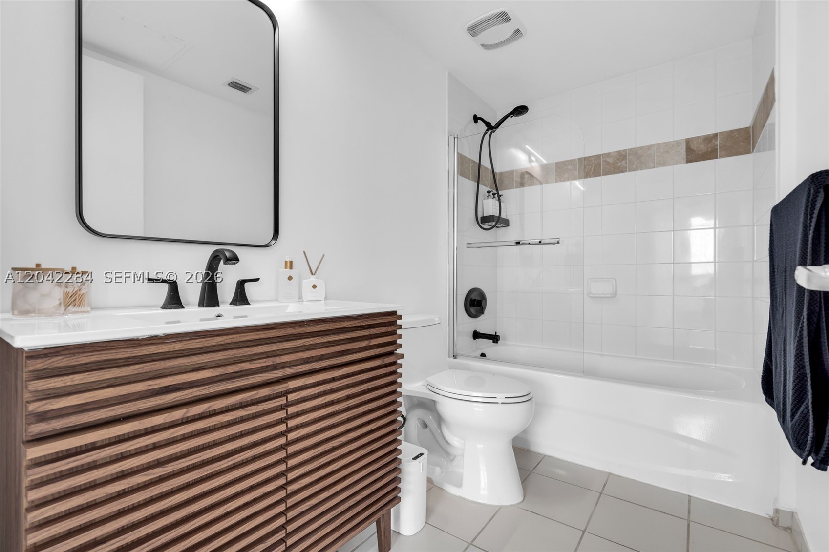 TERRAZAS RIVERPARK VILLAGE - Residential
