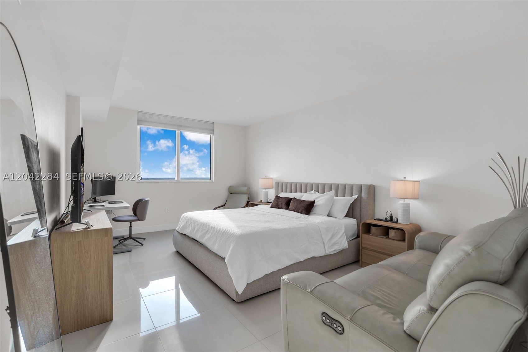 TERRAZAS RIVERPARK VILLAGE - Residential