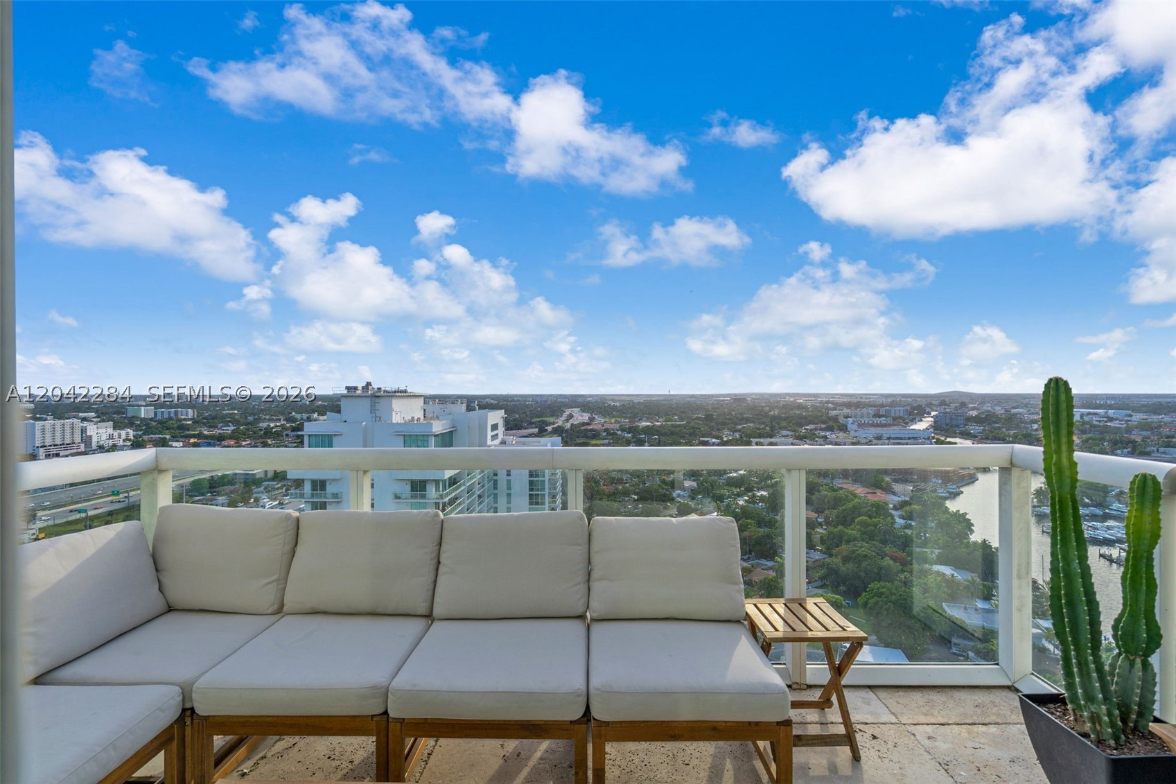 TERRAZAS RIVERPARK VILLAGE - Residential