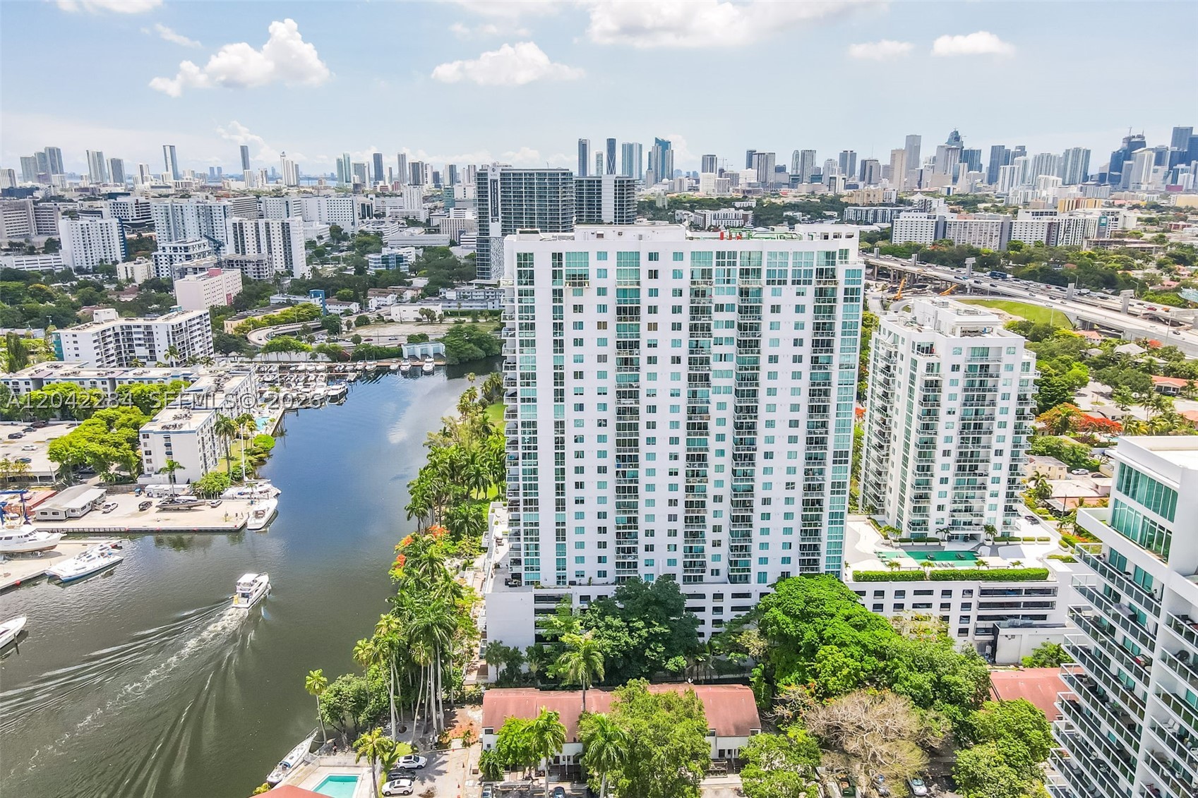 TERRAZAS RIVERPARK VILLAGE - Residential