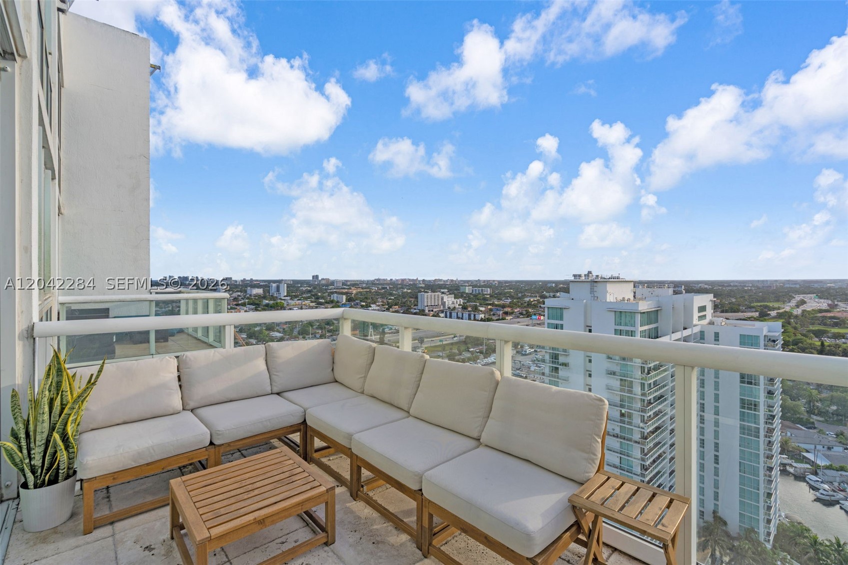 TERRAZAS RIVERPARK VILLAGE - Residential