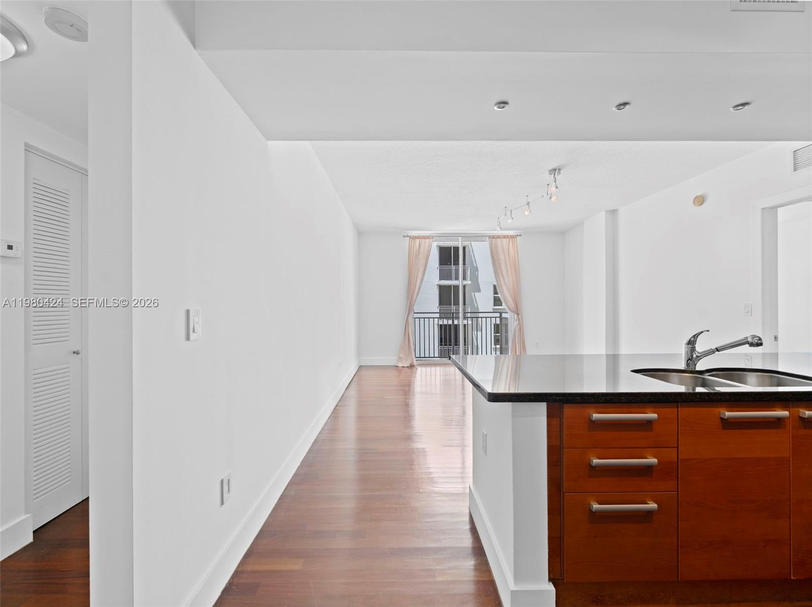 THE MINORCA CONDO - Residential
