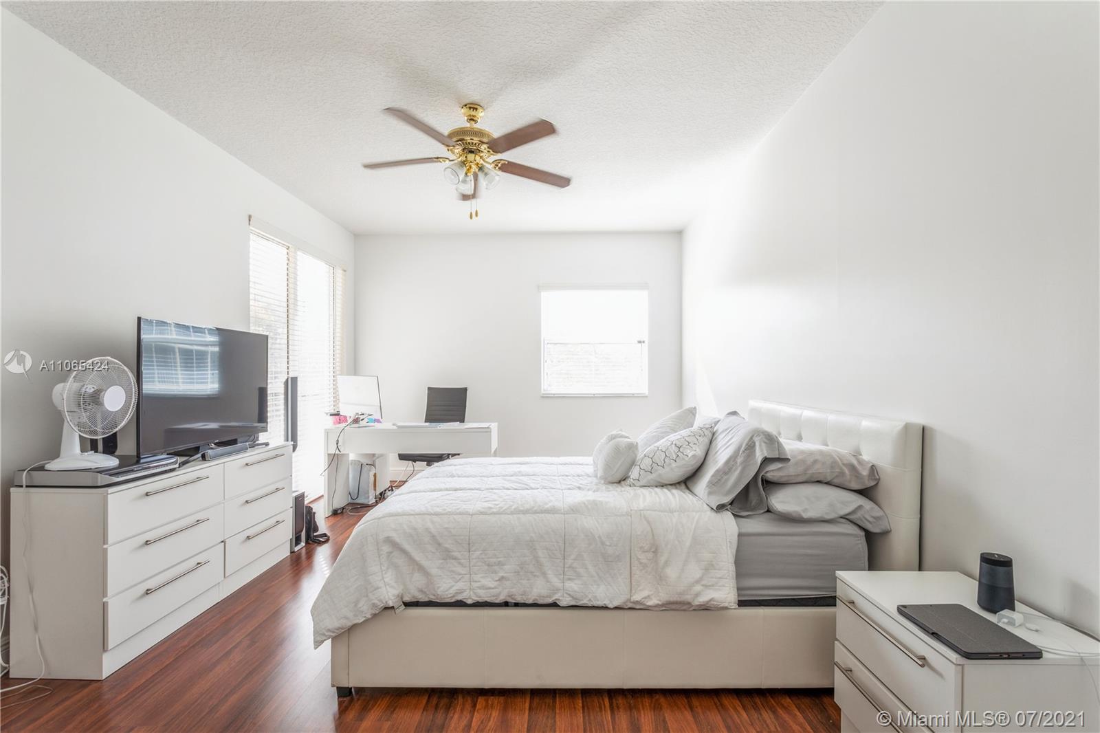 CAPTIVA CONDO B - Residential Lease