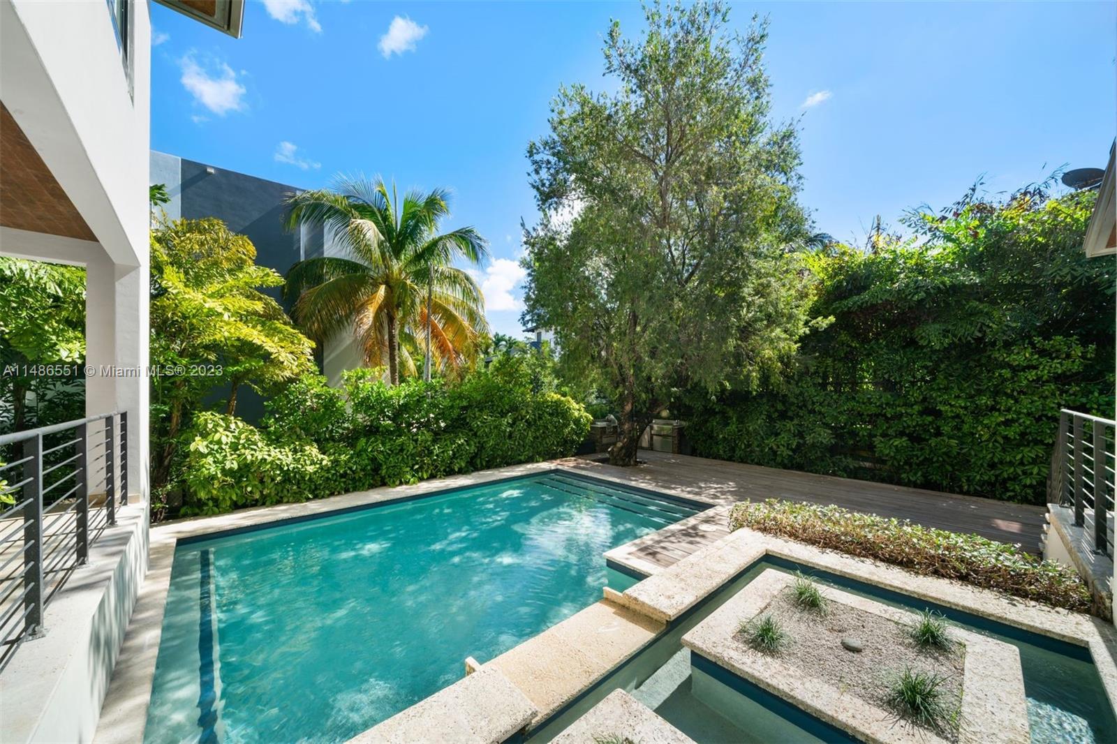 BISCAYNE KEY ESTATES - Residential