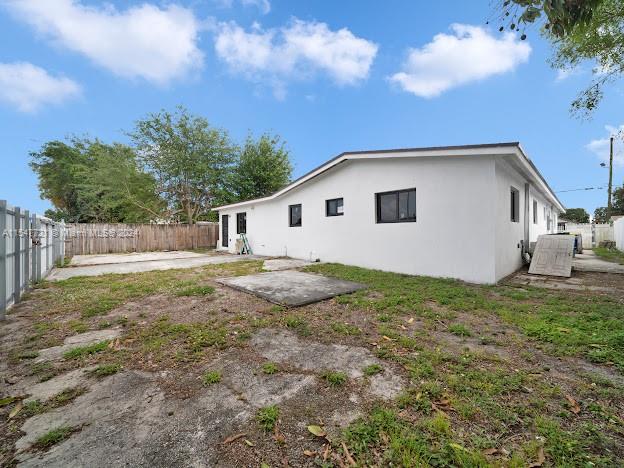 THE TROPICS AMD - Residential Lease