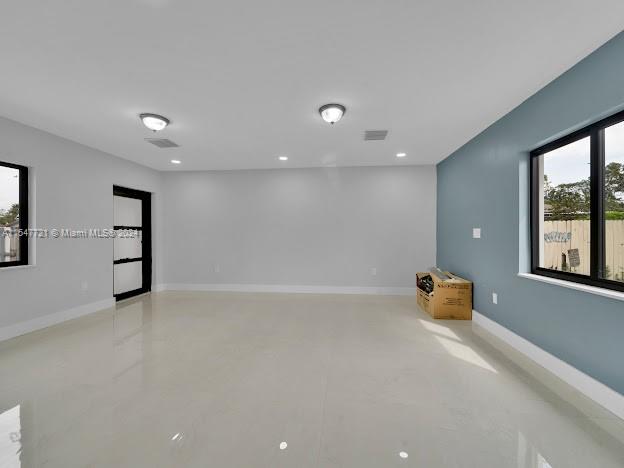 THE TROPICS AMD - Residential Lease