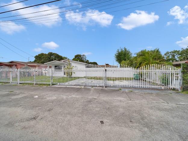 THE TROPICS AMD - Residential Lease