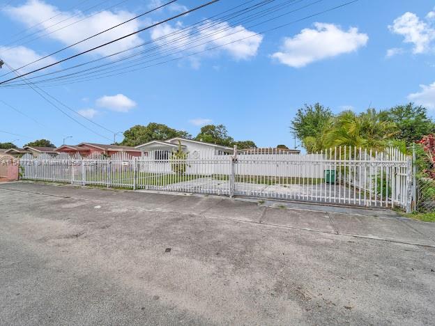 THE TROPICS AMD - Residential Lease