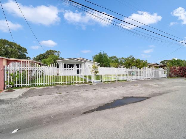 THE TROPICS AMD - Residential Lease