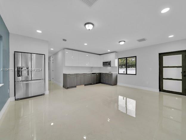THE TROPICS AMD - Residential Lease