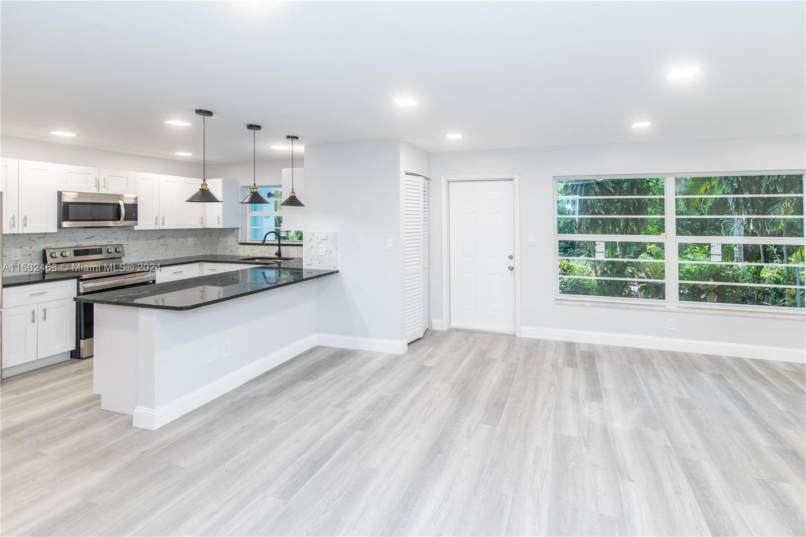 FLORICANA INC - Residential Lease