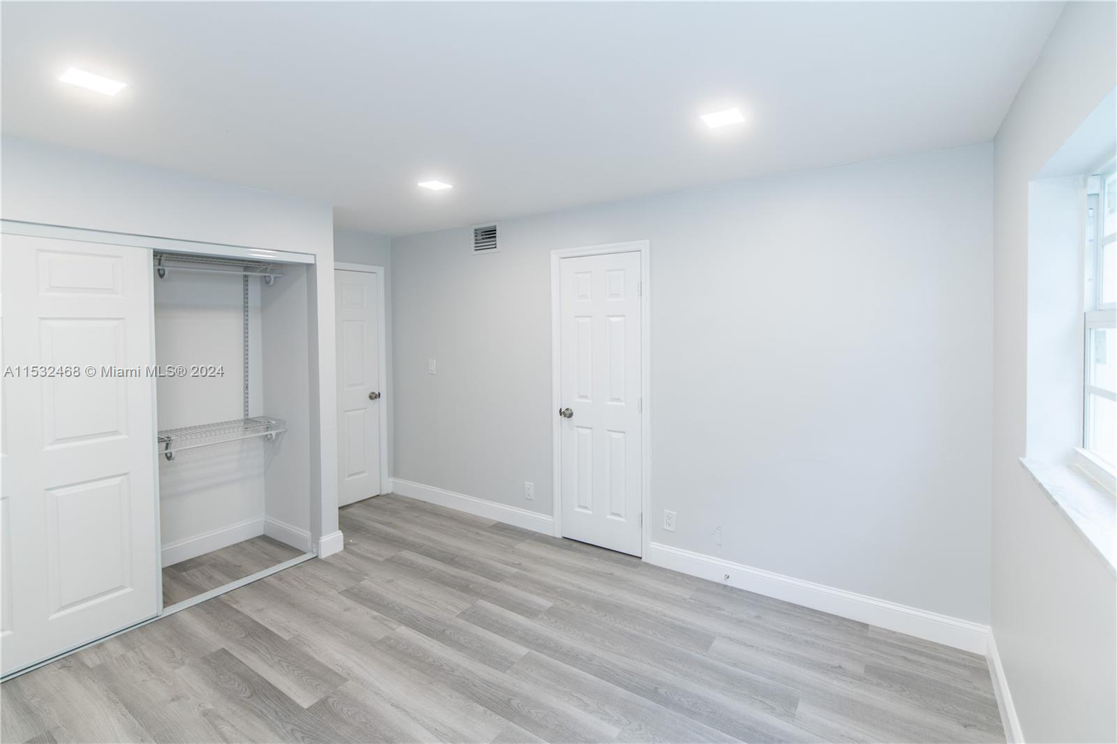 FLORICANA INC - Residential Lease