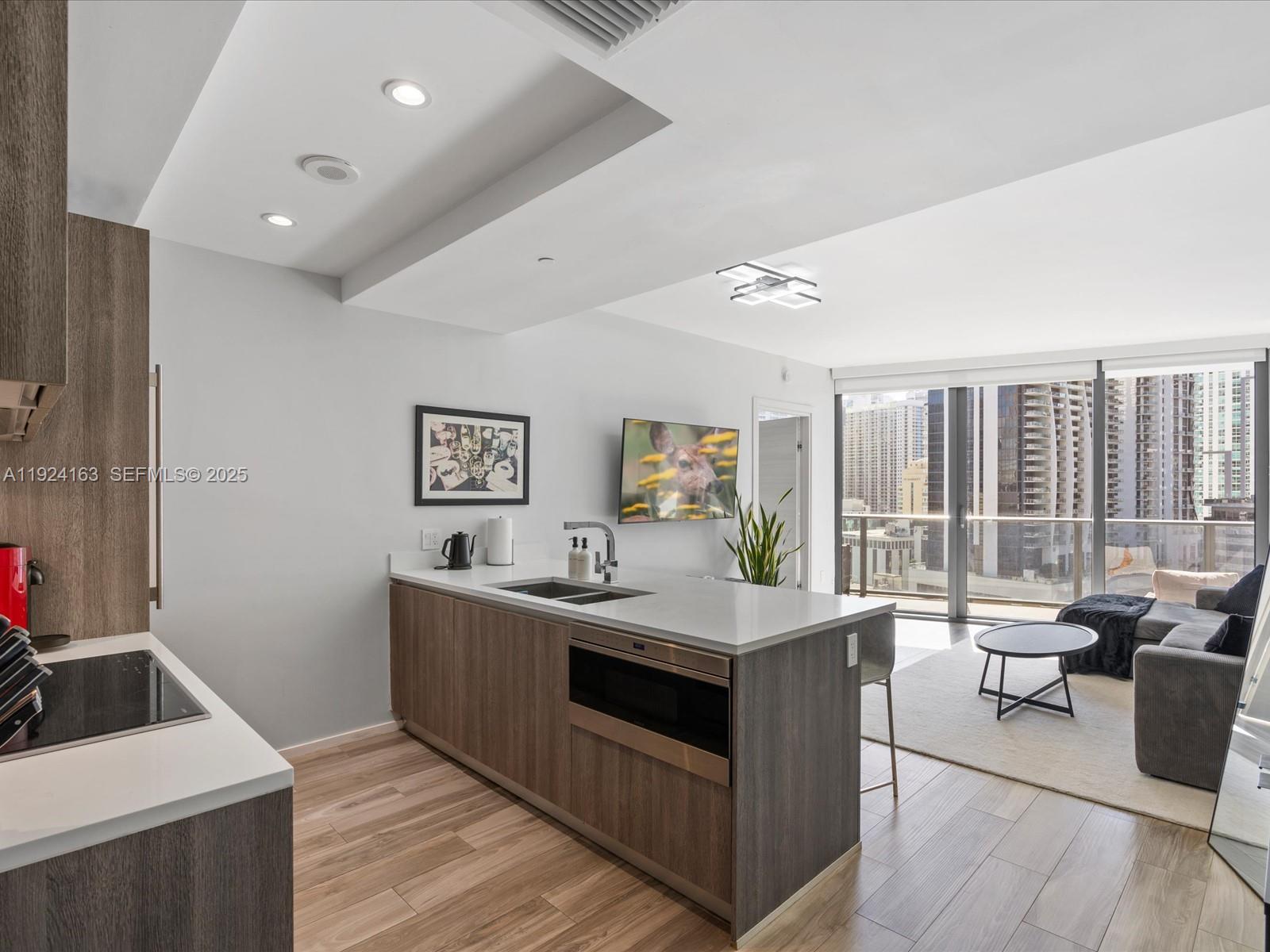 801 SMA RESIDENCES CONDO - Residential