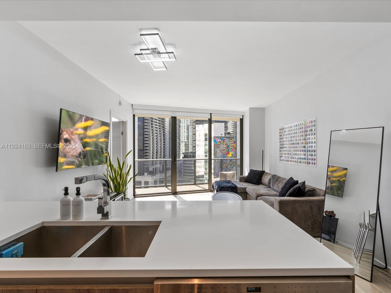 801 SMA RESIDENCES CONDO - Residential