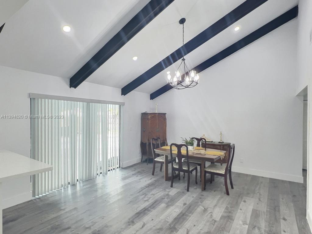 ROLLING HILLS LAKE ESTATE - Residential