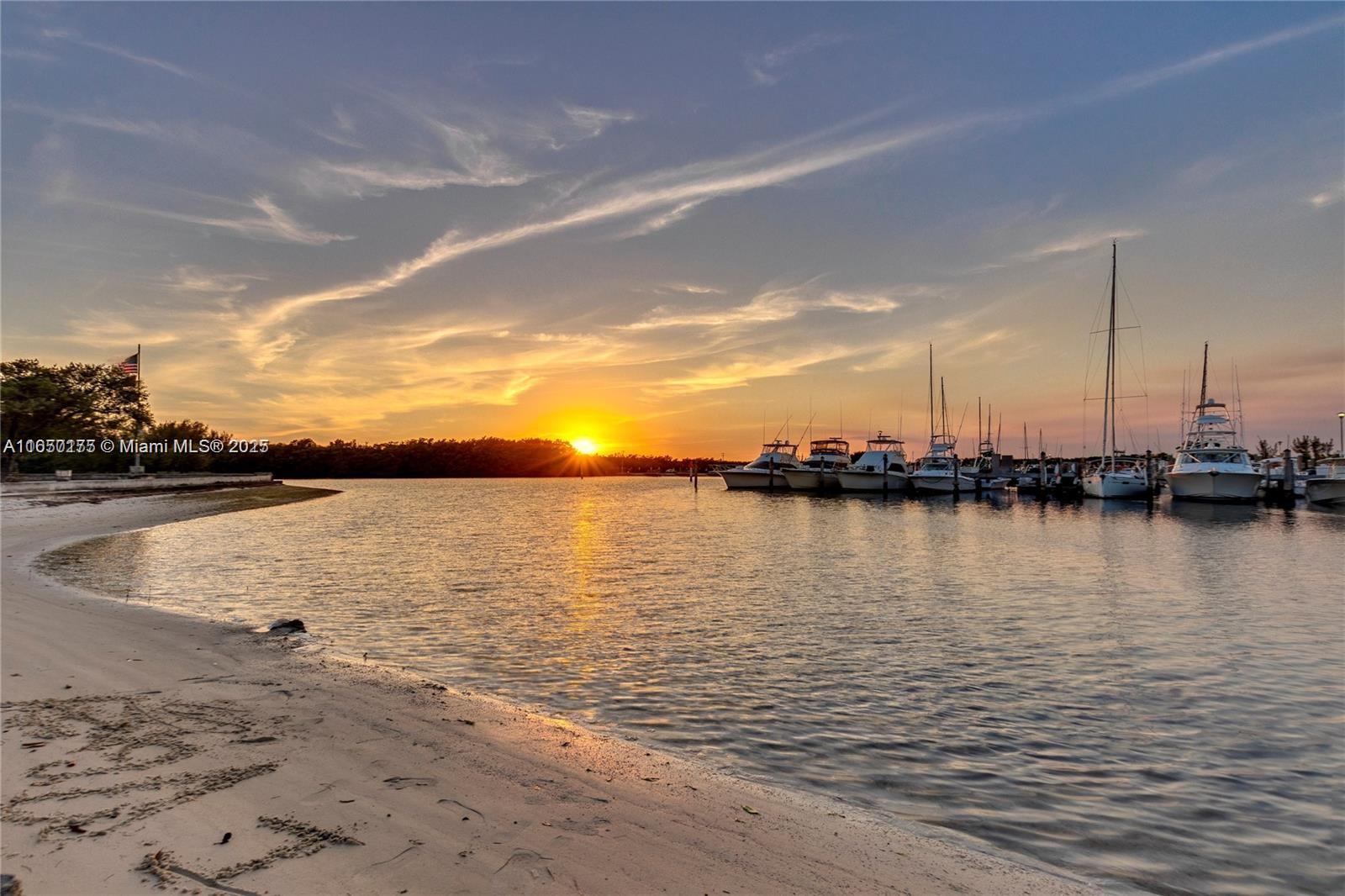 HAMMOCK OAKS HARBOR SEC 3 - Residential
