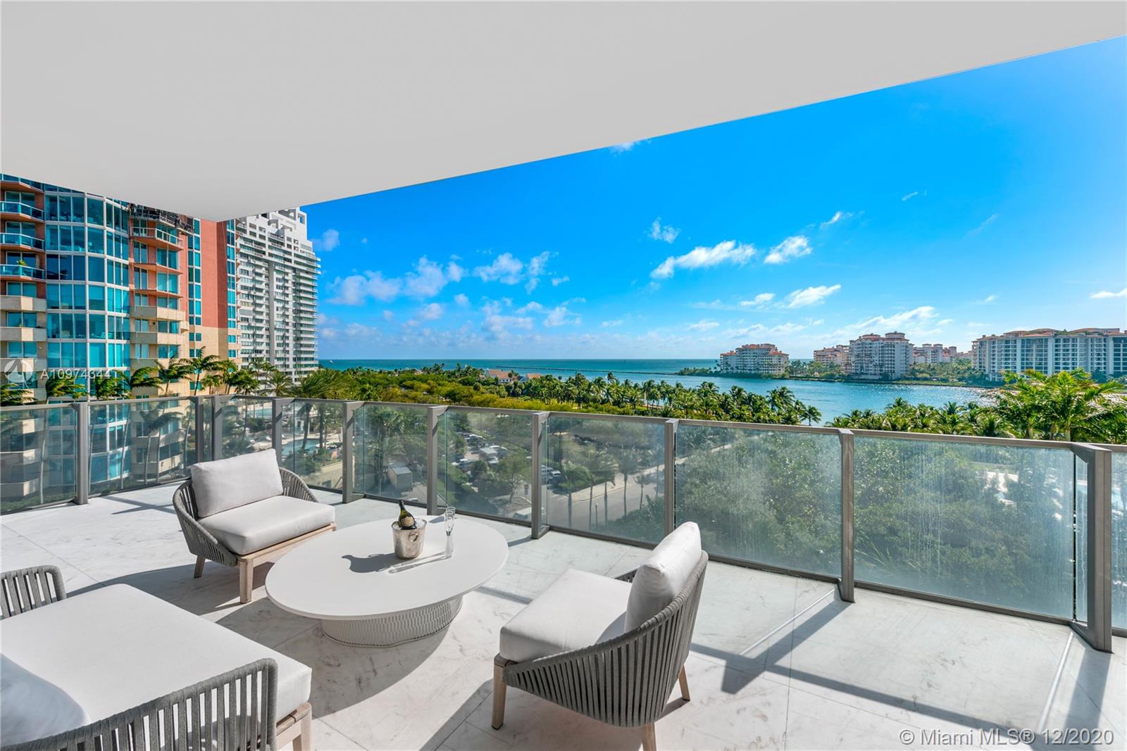 APOGEE CONDO - Residential