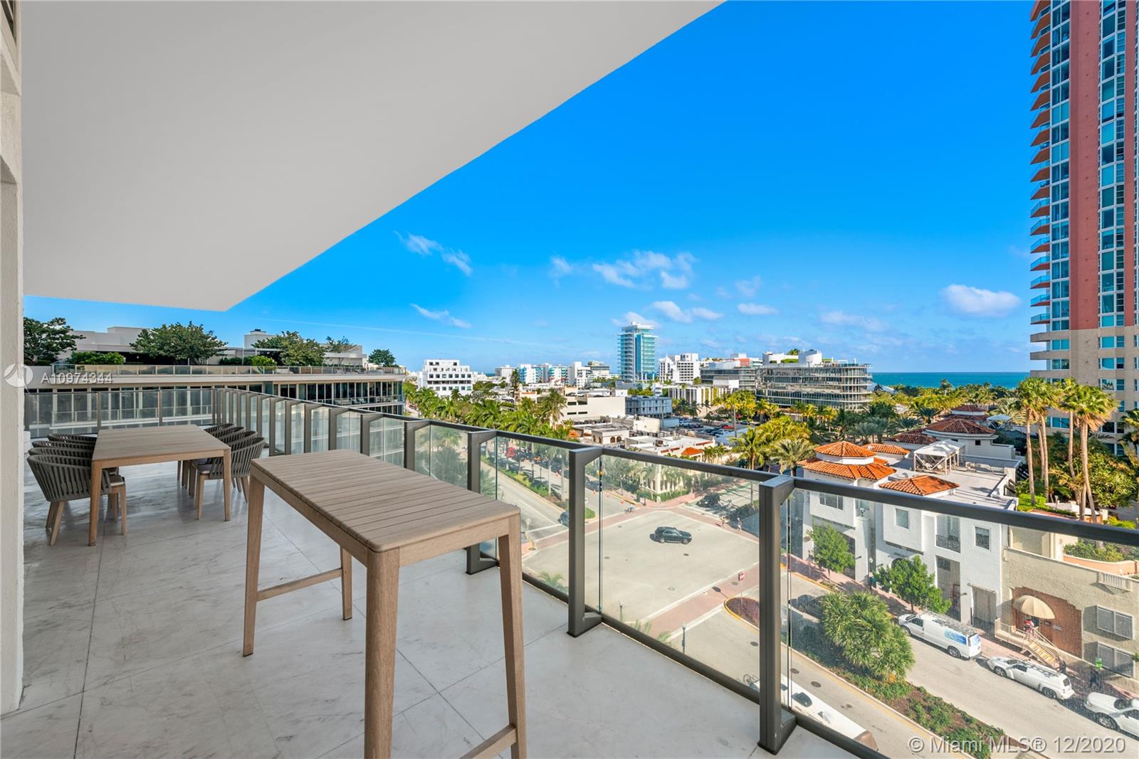 APOGEE CONDO - Residential
