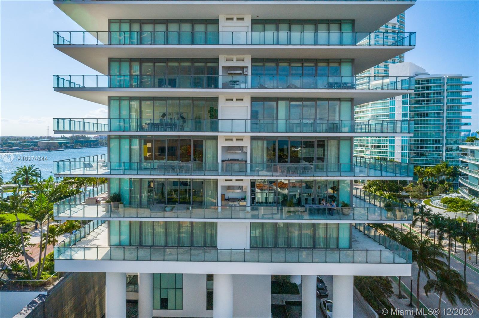 APOGEE CONDO - Residential