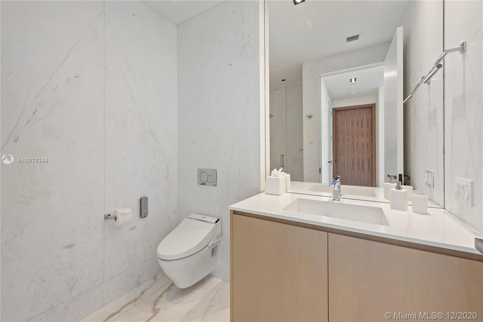 APOGEE CONDO - Residential
