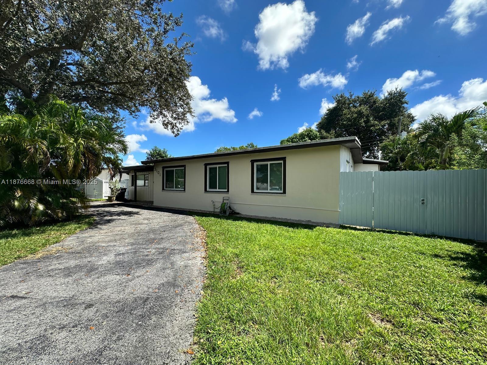 LEE MANOR 3RD ADDN - Residential Lease
