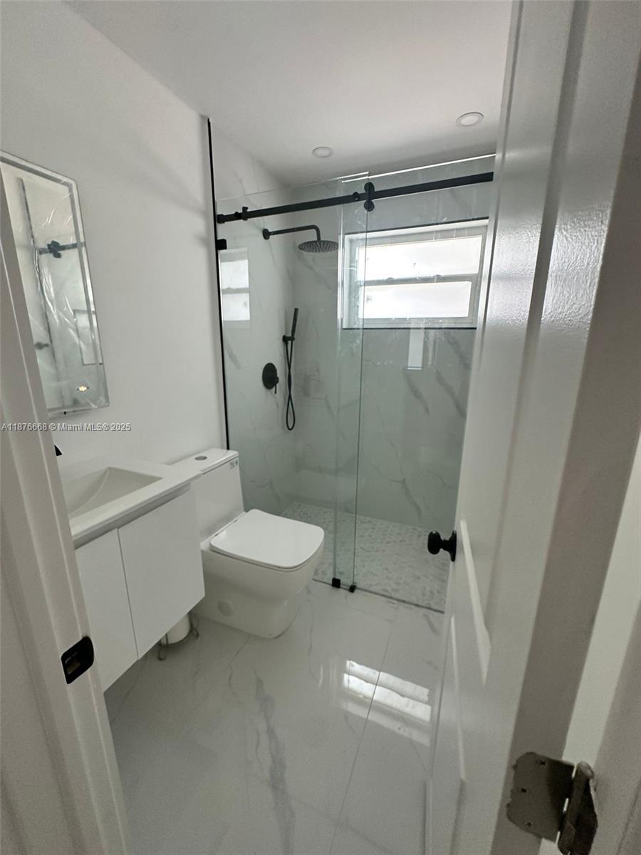 LEE MANOR 3RD ADDN - Residential Lease