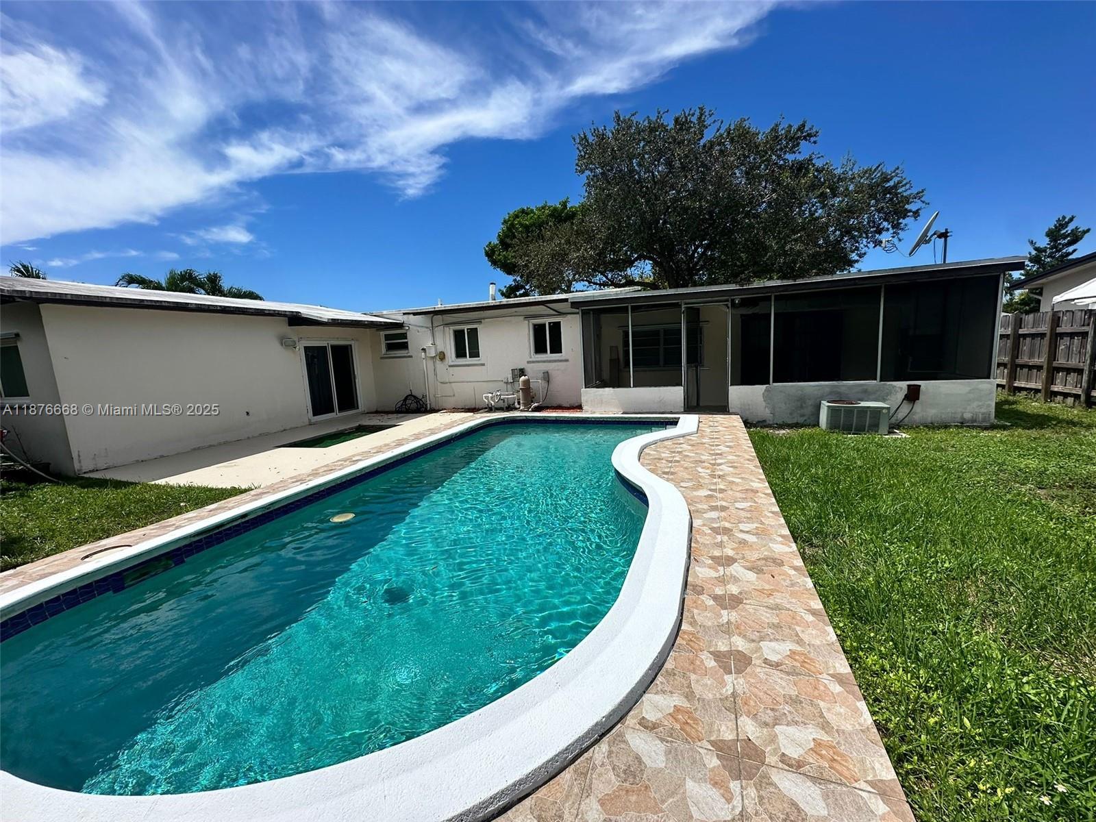 LEE MANOR 3RD ADDN - Residential Lease