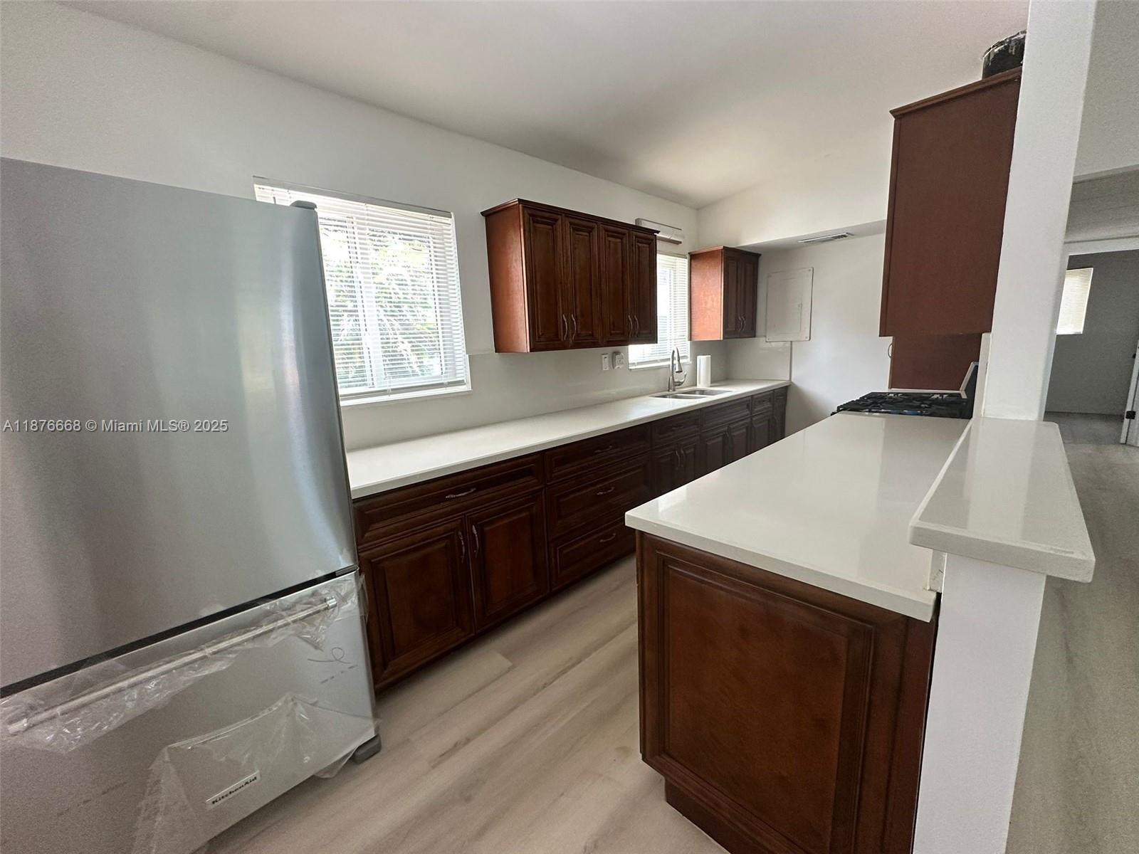 LEE MANOR 3RD ADDN - Residential Lease