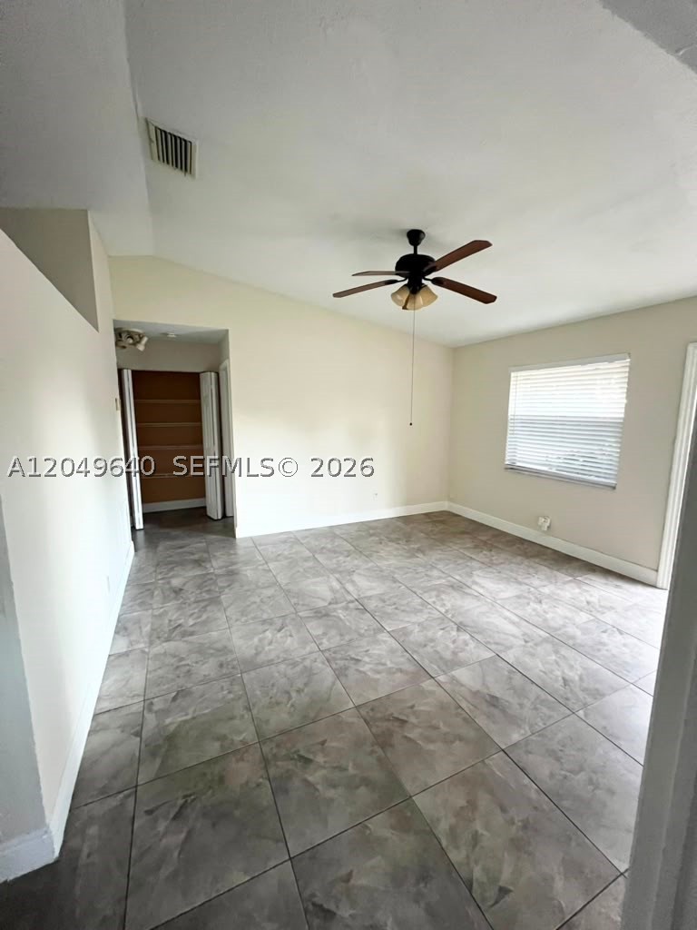 HOLLYWOOD PARK - Residential Lease