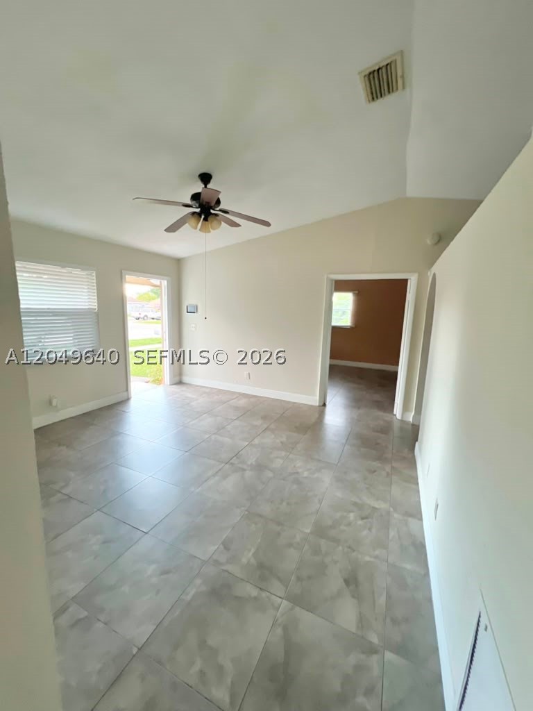 HOLLYWOOD PARK - Residential Lease