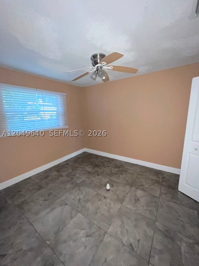 HOLLYWOOD PARK - Residential Lease