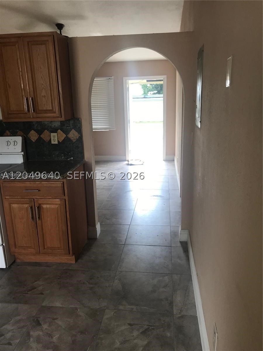 HOLLYWOOD PARK - Residential Lease