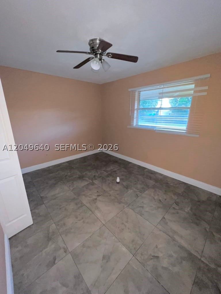 HOLLYWOOD PARK - Residential Lease