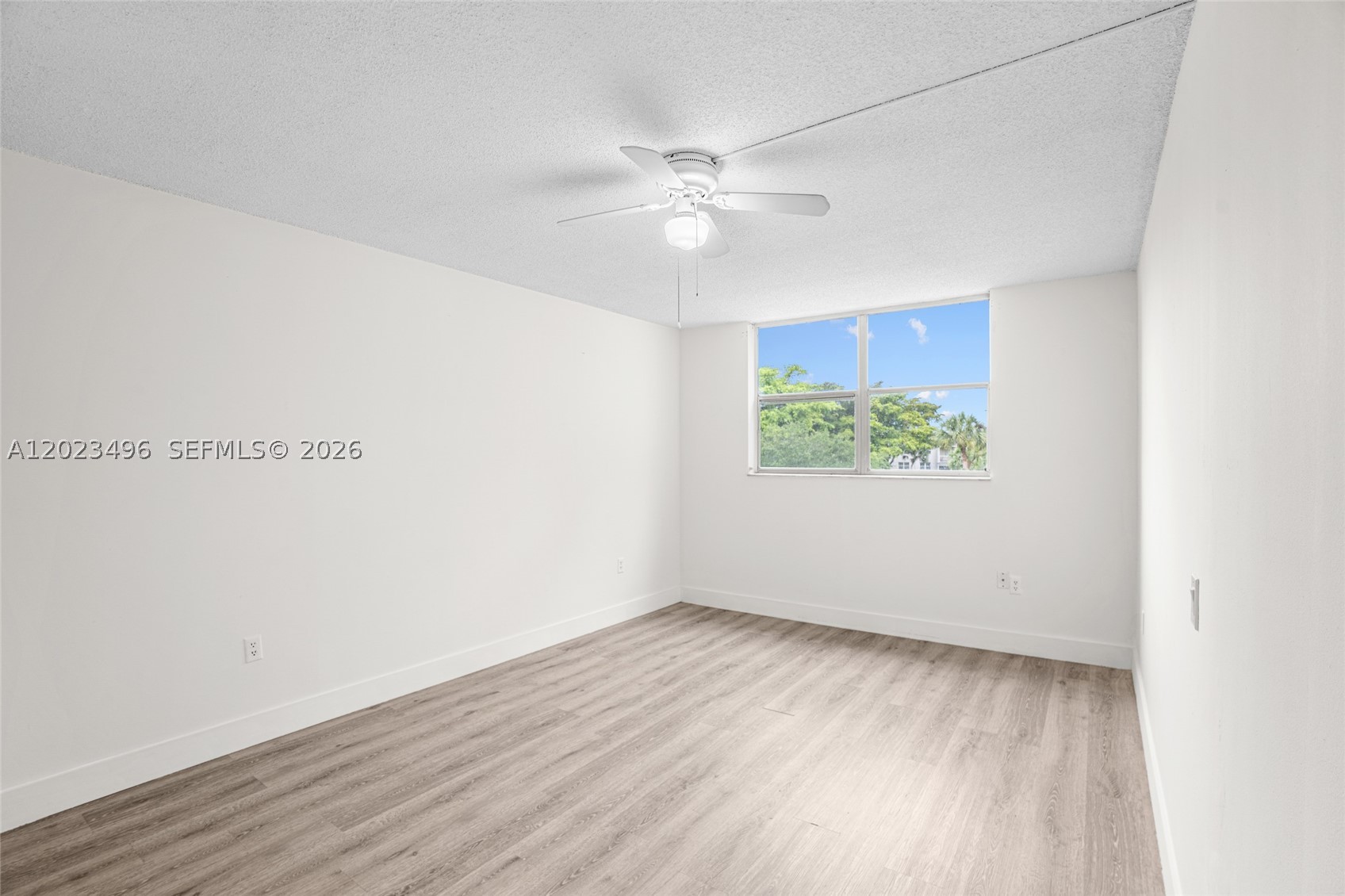 LIME BAY CONDOMINIUM 5 - Residential