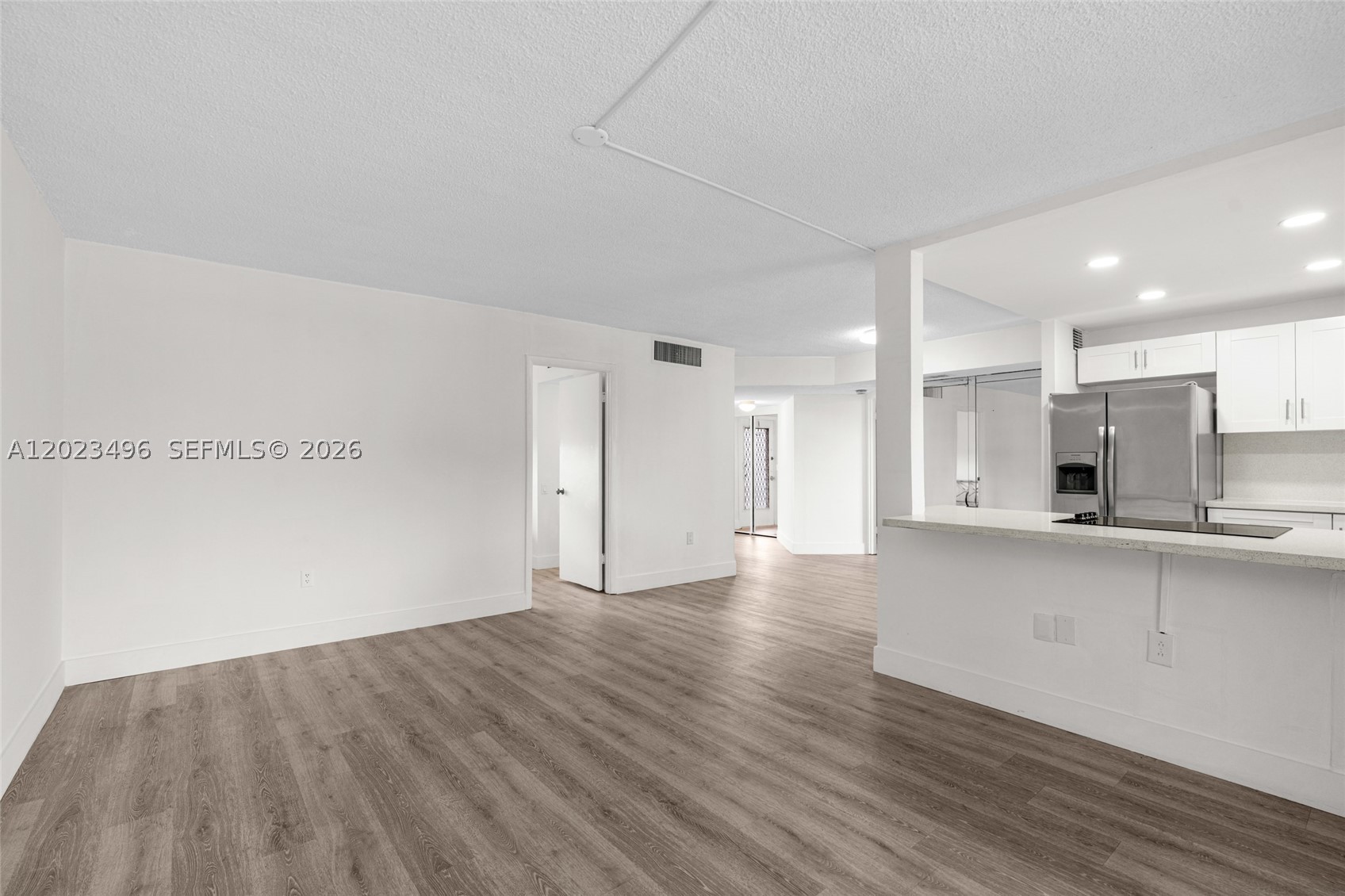 LIME BAY CONDOMINIUM 5 - Residential