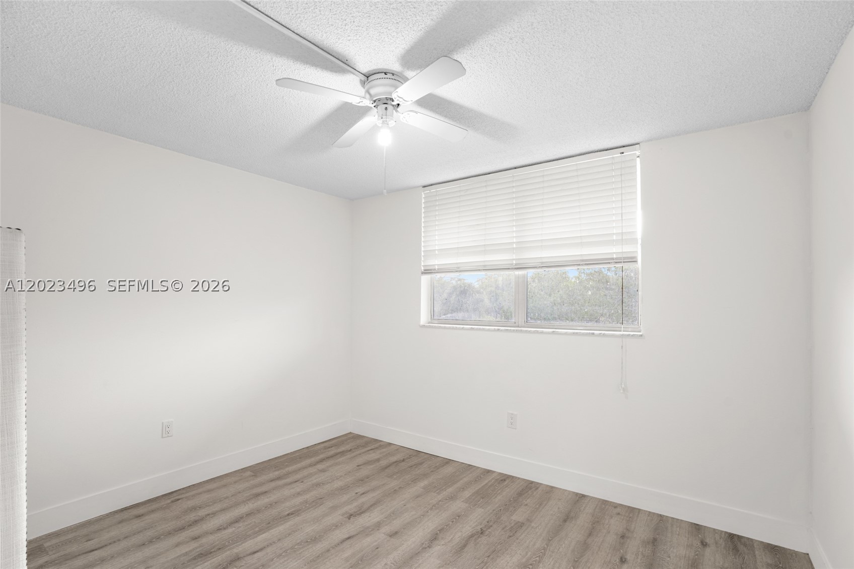 LIME BAY CONDOMINIUM 5 - Residential