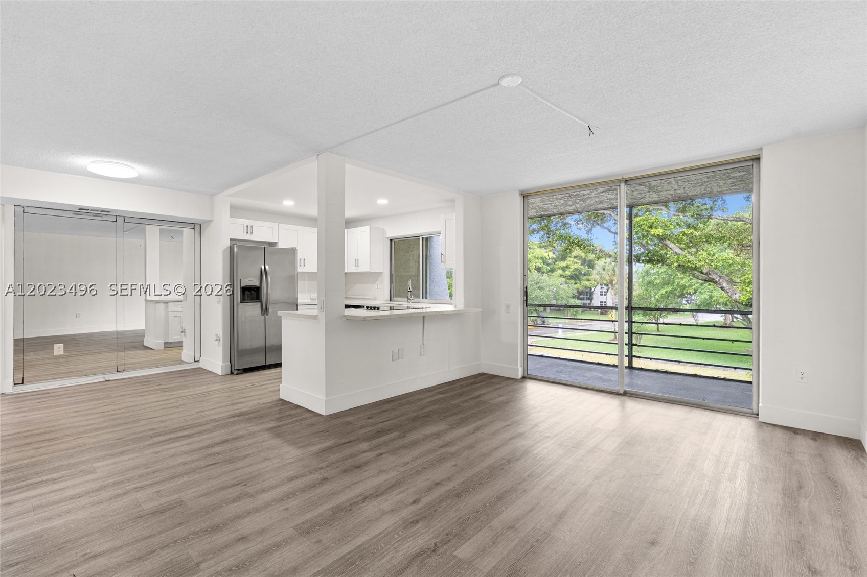 LIME BAY CONDOMINIUM 5 - Residential