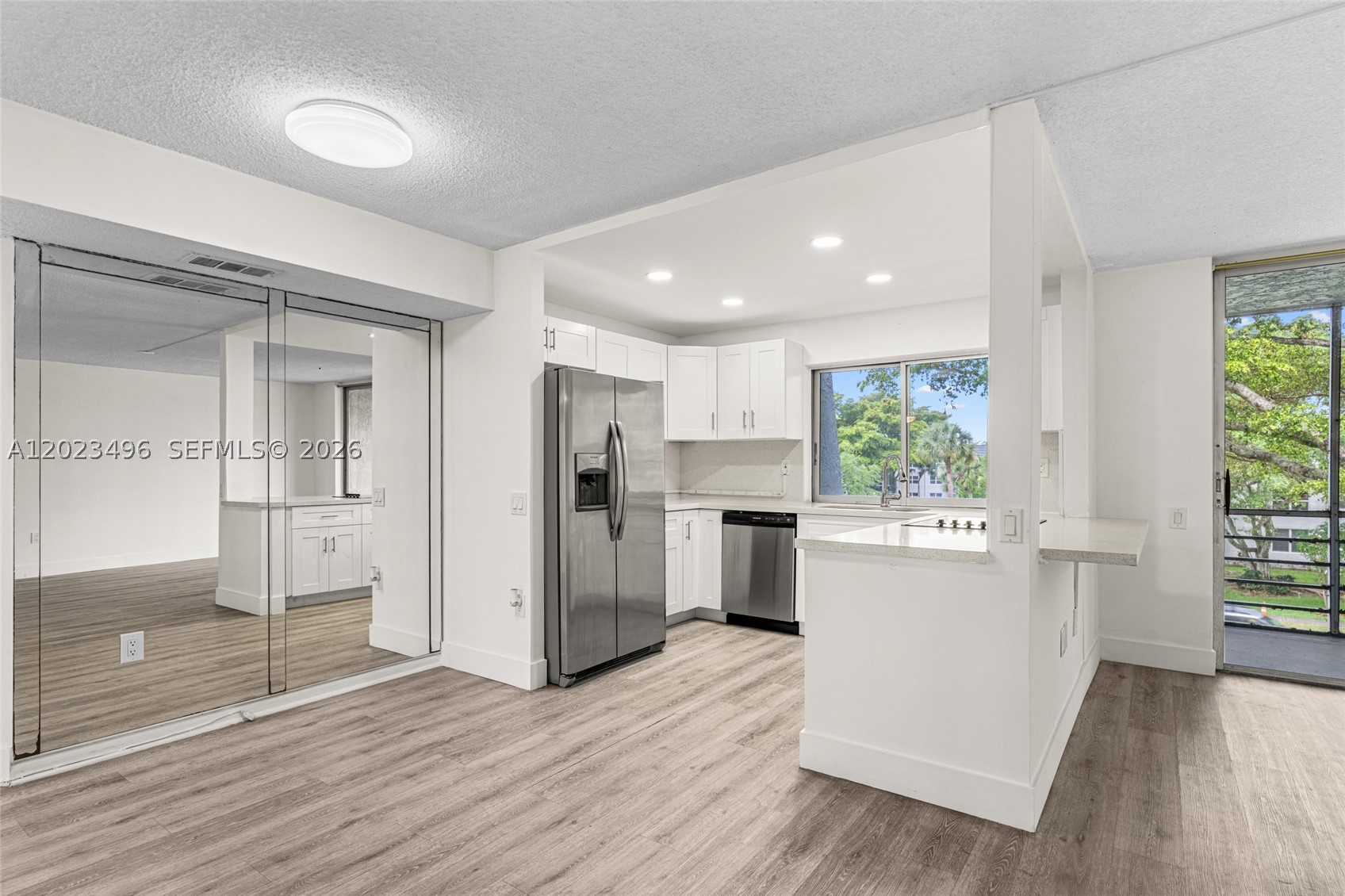 LIME BAY CONDOMINIUM 5 - Residential