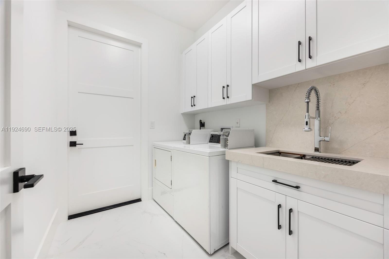 REID MANOR 1ST ADDN - Residential Lease