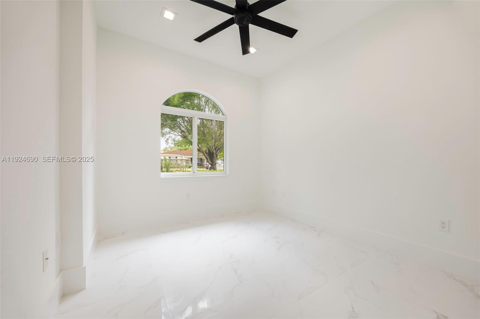 REID MANOR 1ST ADDN - Residential Lease