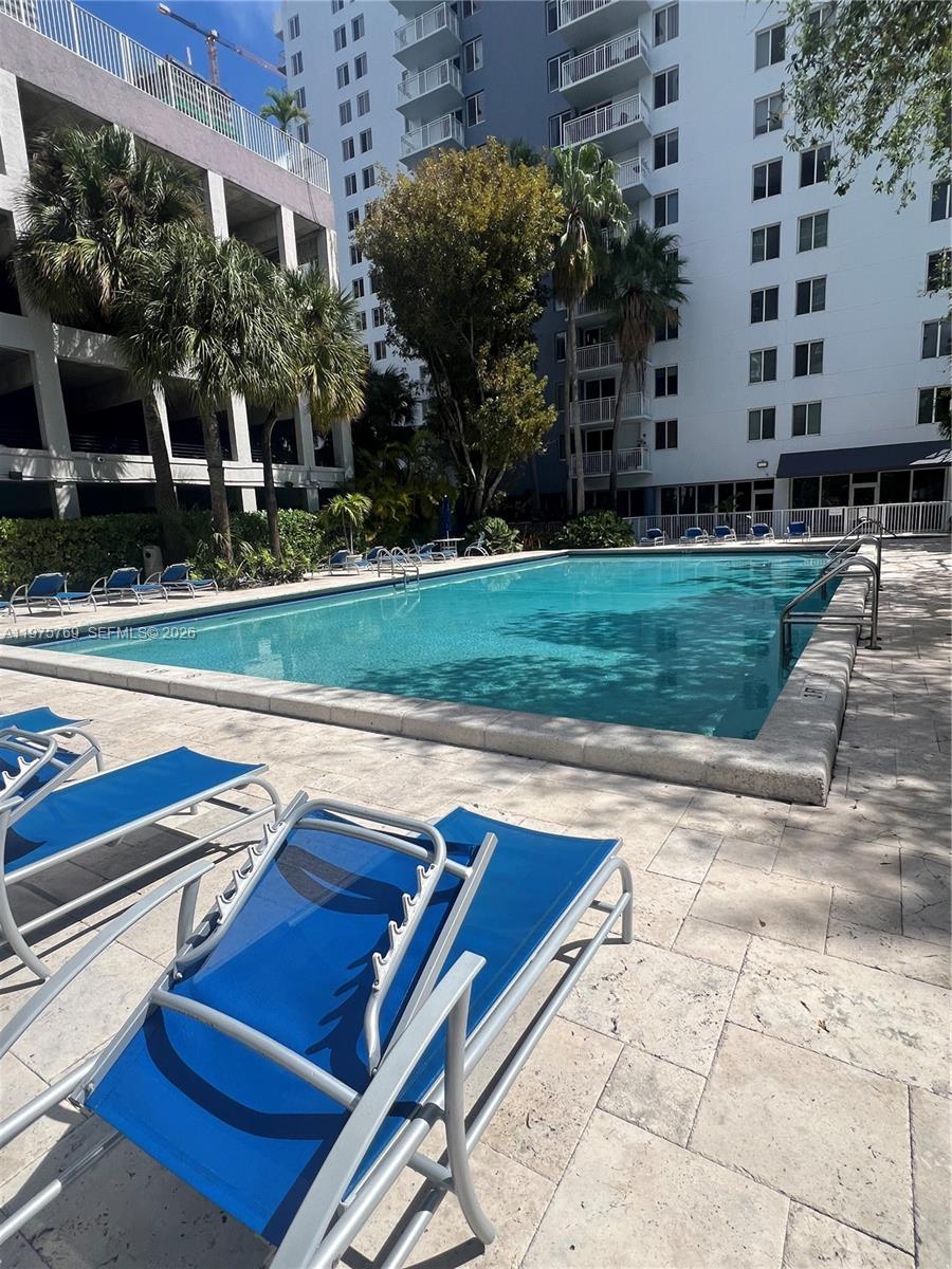 Madison Condo - Residential